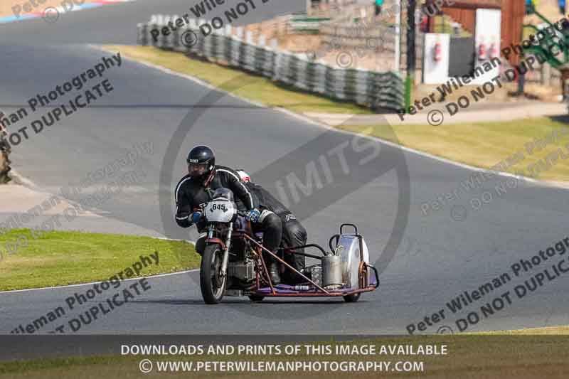 Vintage motorcycle club;eventdigitalimages;mallory park;mallory park trackday photographs;no limits trackdays;peter wileman photography;trackday digital images;trackday photos;vmcc festival 1000 bikes photographs
